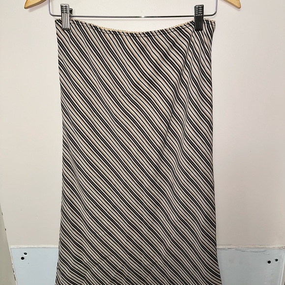 Beige Vertical Striped Skirt - Picture 3 of 3